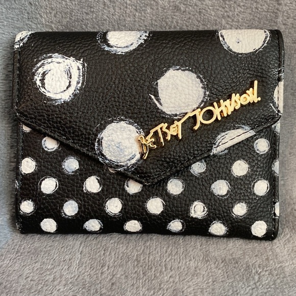 🖤🤍BETSY JOHNSON🖤🤍Black & White Polka Dot Bifold Wallet/NWOT - Picture 2 of 5
